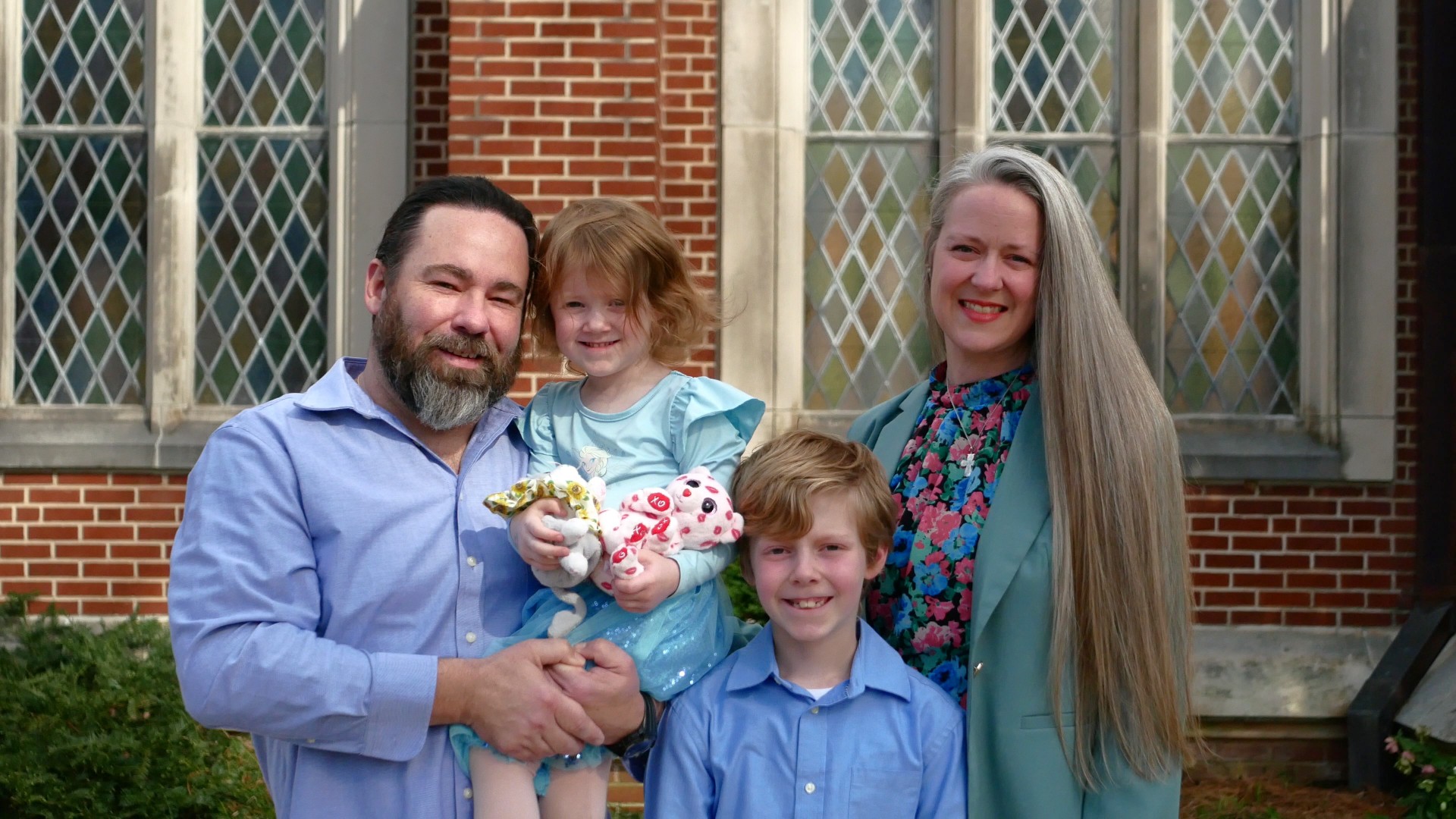 Get to know our new Pastor, Nicole Jiskoot, and her family